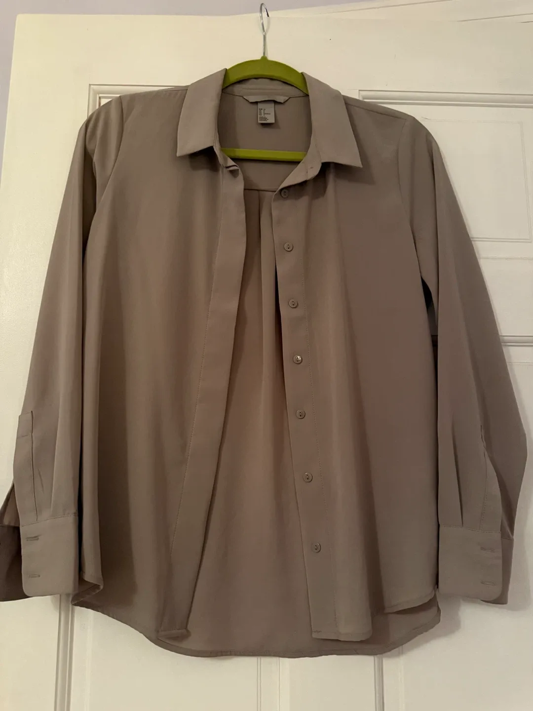 H&M Button-Down Shirt - US Size 6