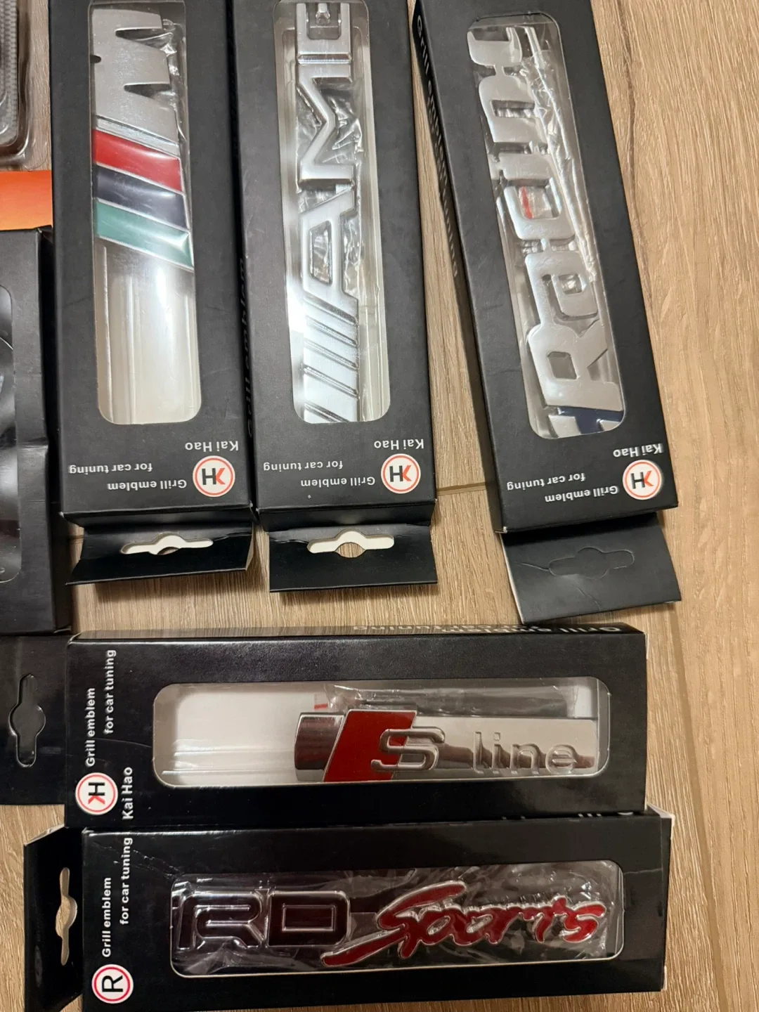 Variety of Car Emblems & Tire Valves image indicator(3)