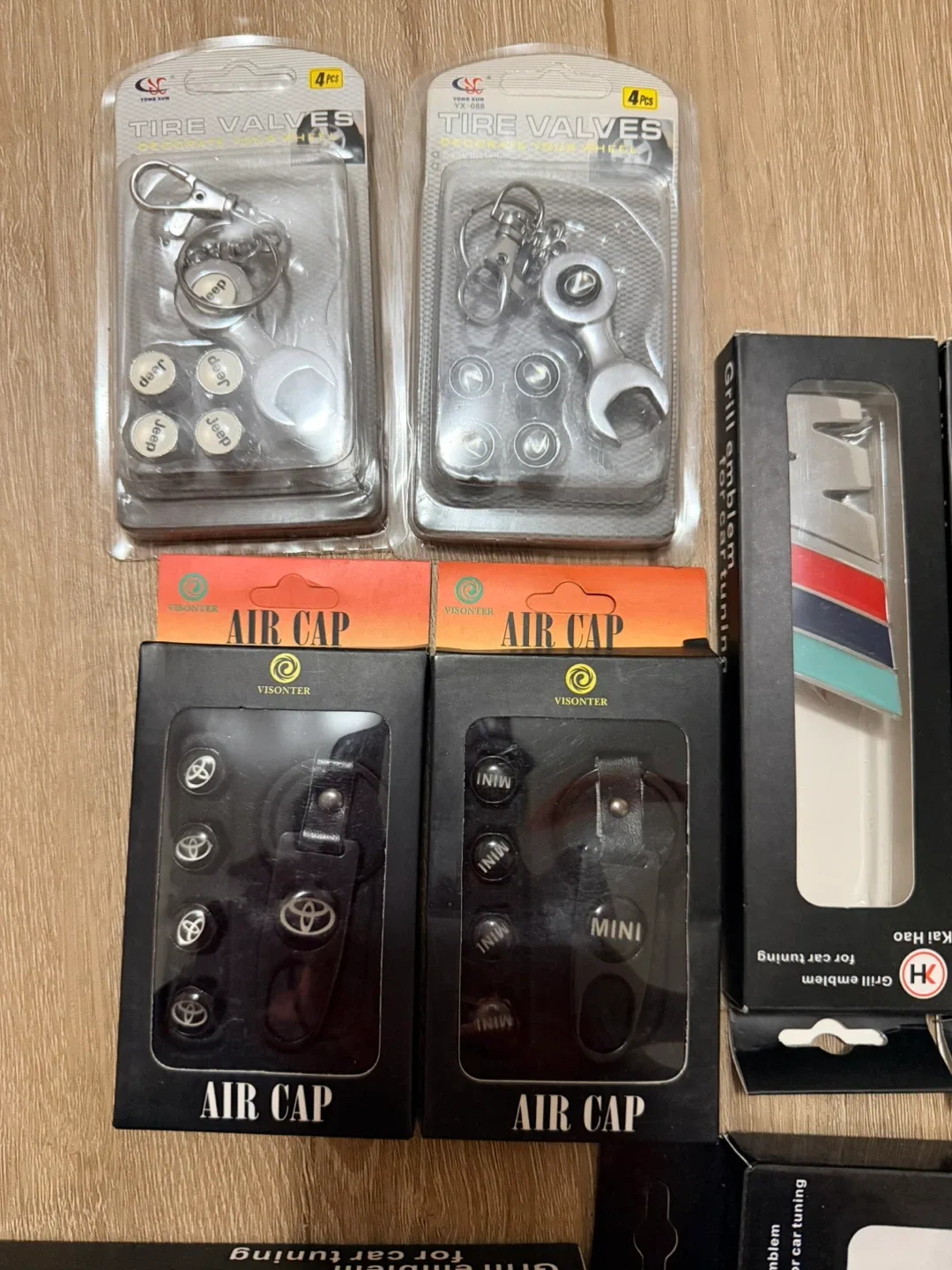 Variety of Car Emblems & Tire Valves image indicator(2)