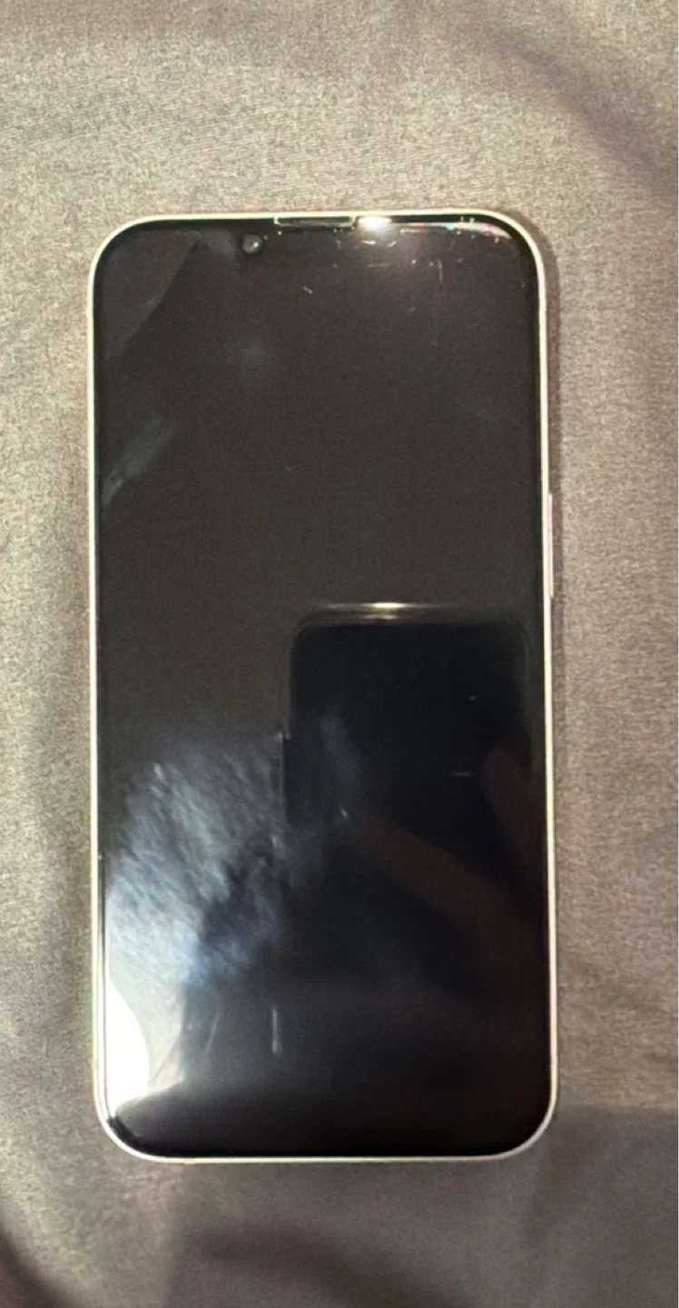 Apple iPhone 13 - Starlight image indicator(2)