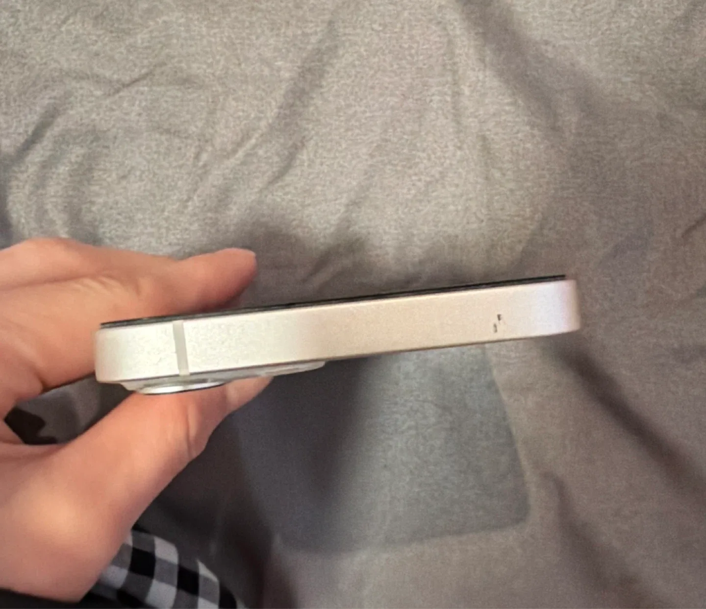 Apple iPhone 13 - Starlight image indicator(3)