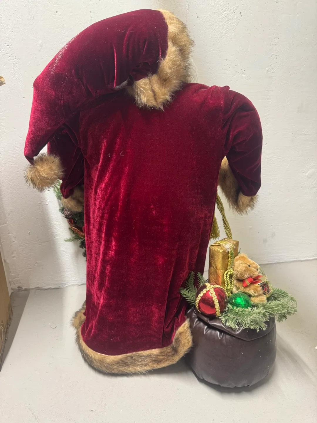 3ft. Santa 🧑‍🎄 for sale in box ** huge tall and gorgeous ** image indicator(2)