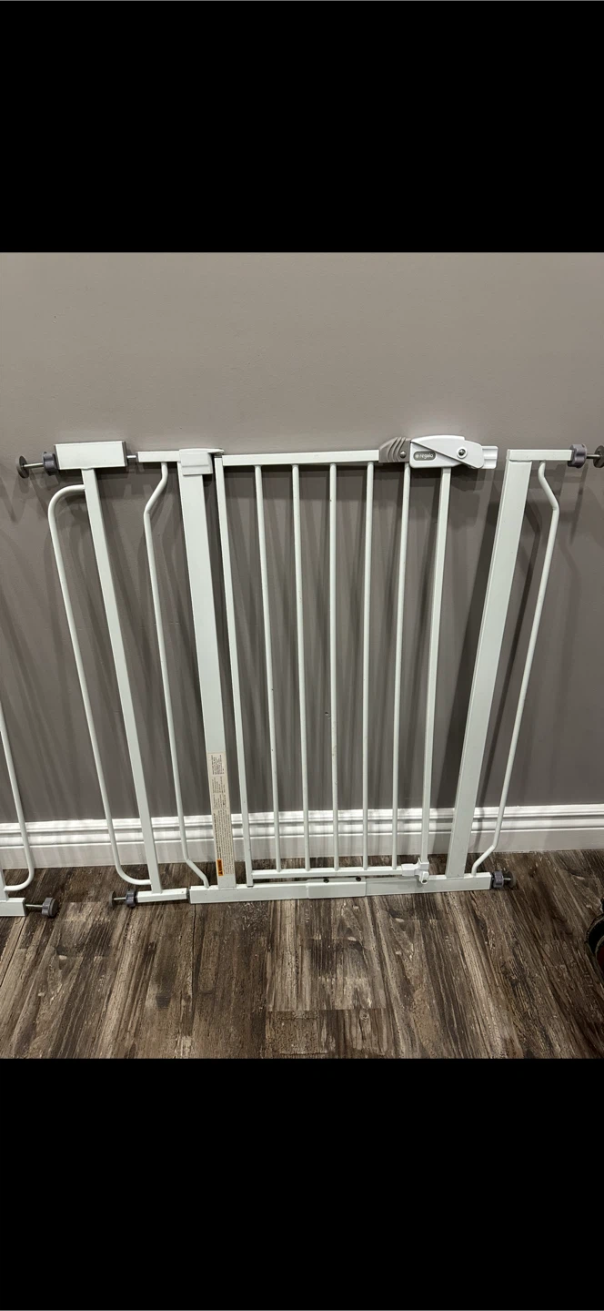 Regalo Easy Step 36 inch Extra Tall Walk Through Baby Gate - photo 5