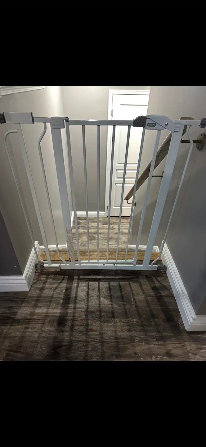 Regalo Easy Step 36 inch Extra Tall Walk Through Baby Gate