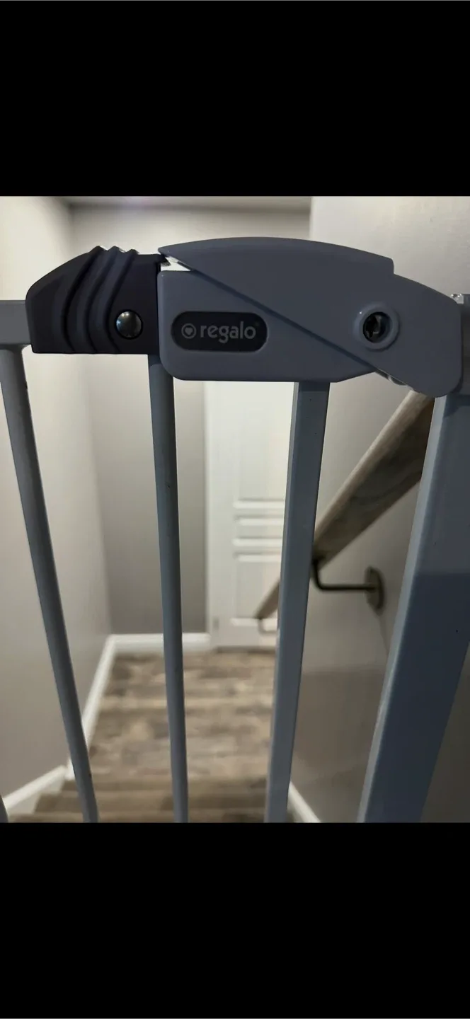 Regalo Easy Step 36 inch Extra Tall Walk Through Baby Gate image indicator(2)
