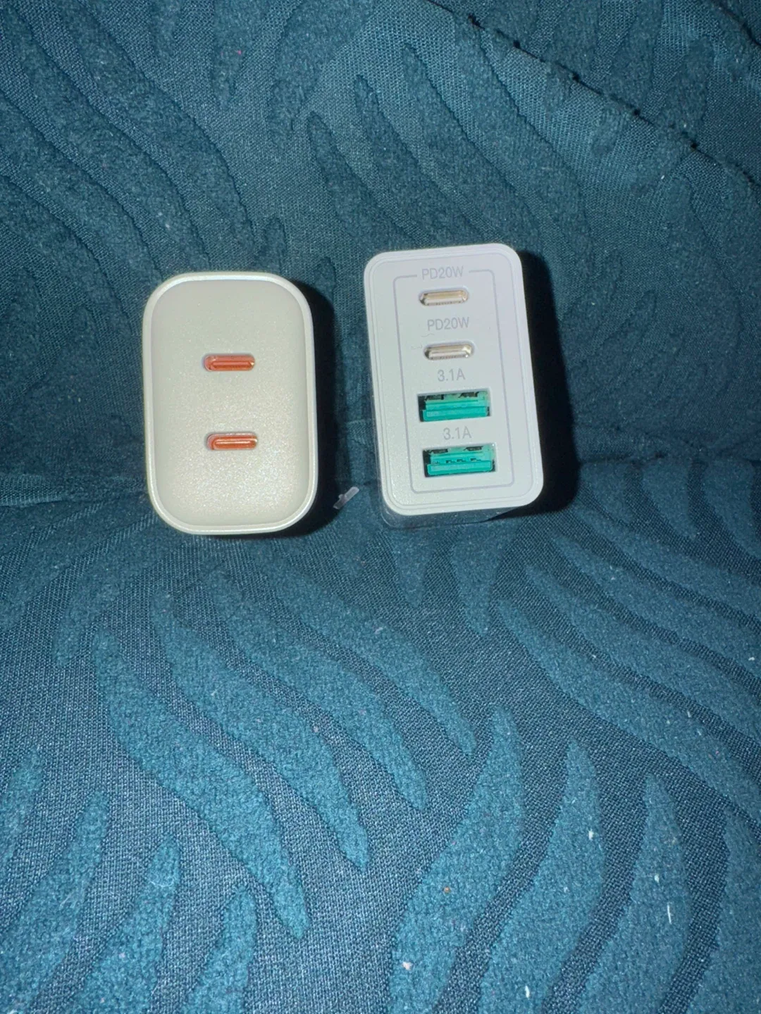 PD-40W & Adapter Fast Charging 3.0 Chargers image indicator(2)