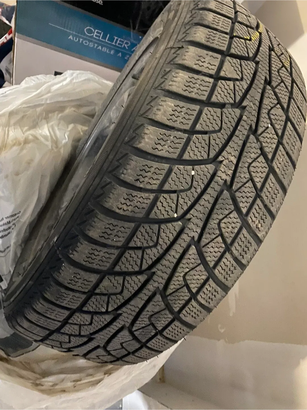 Ice Blazer WLS2 Tire on Steel Rim image indicator(5)