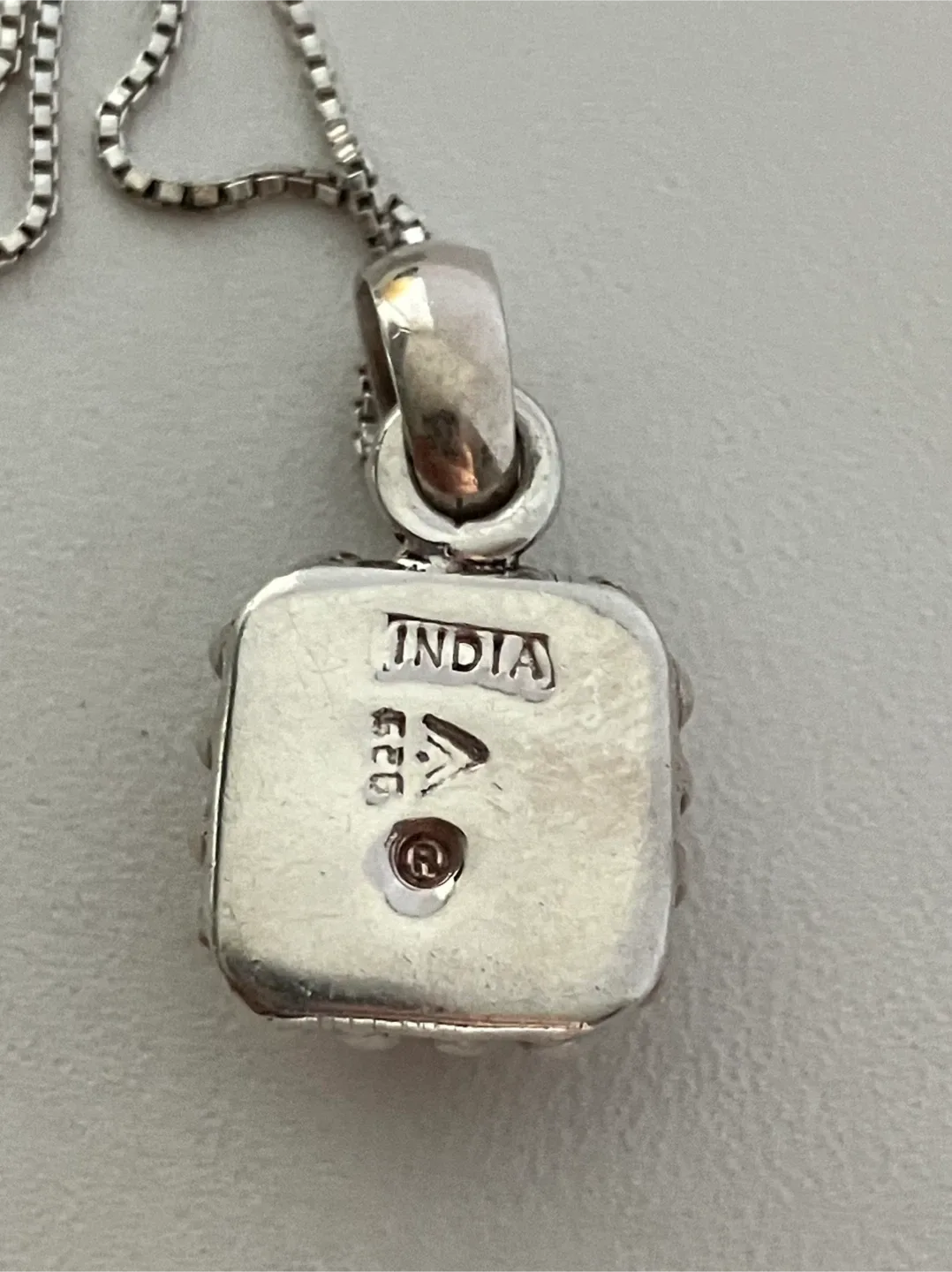 Mother of Pearl 925 Sterling Silver Pendant & Chain 17” image indicator(4)