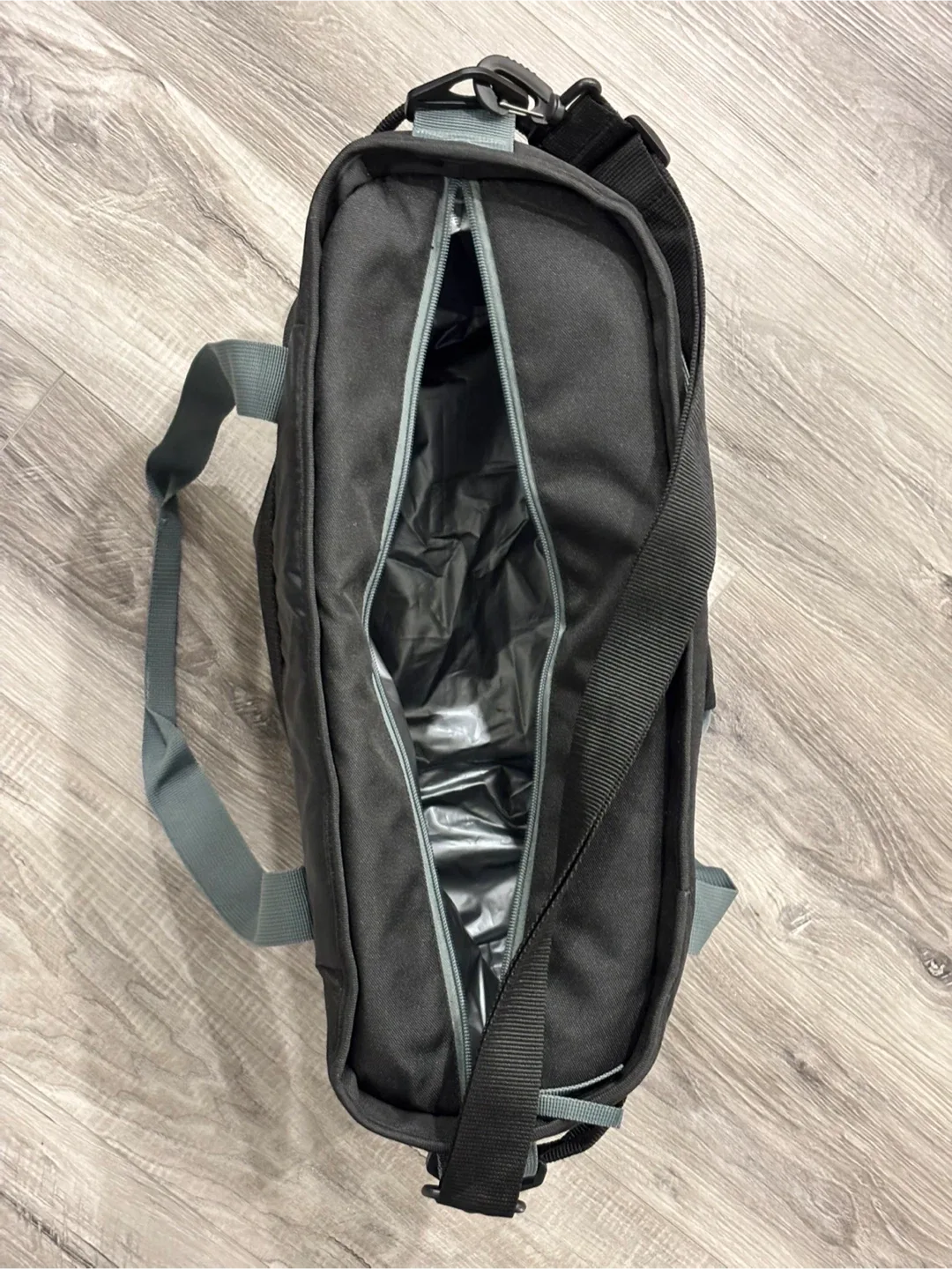 NEW The Score Bet Soft Cooler Bag image indicator(3)