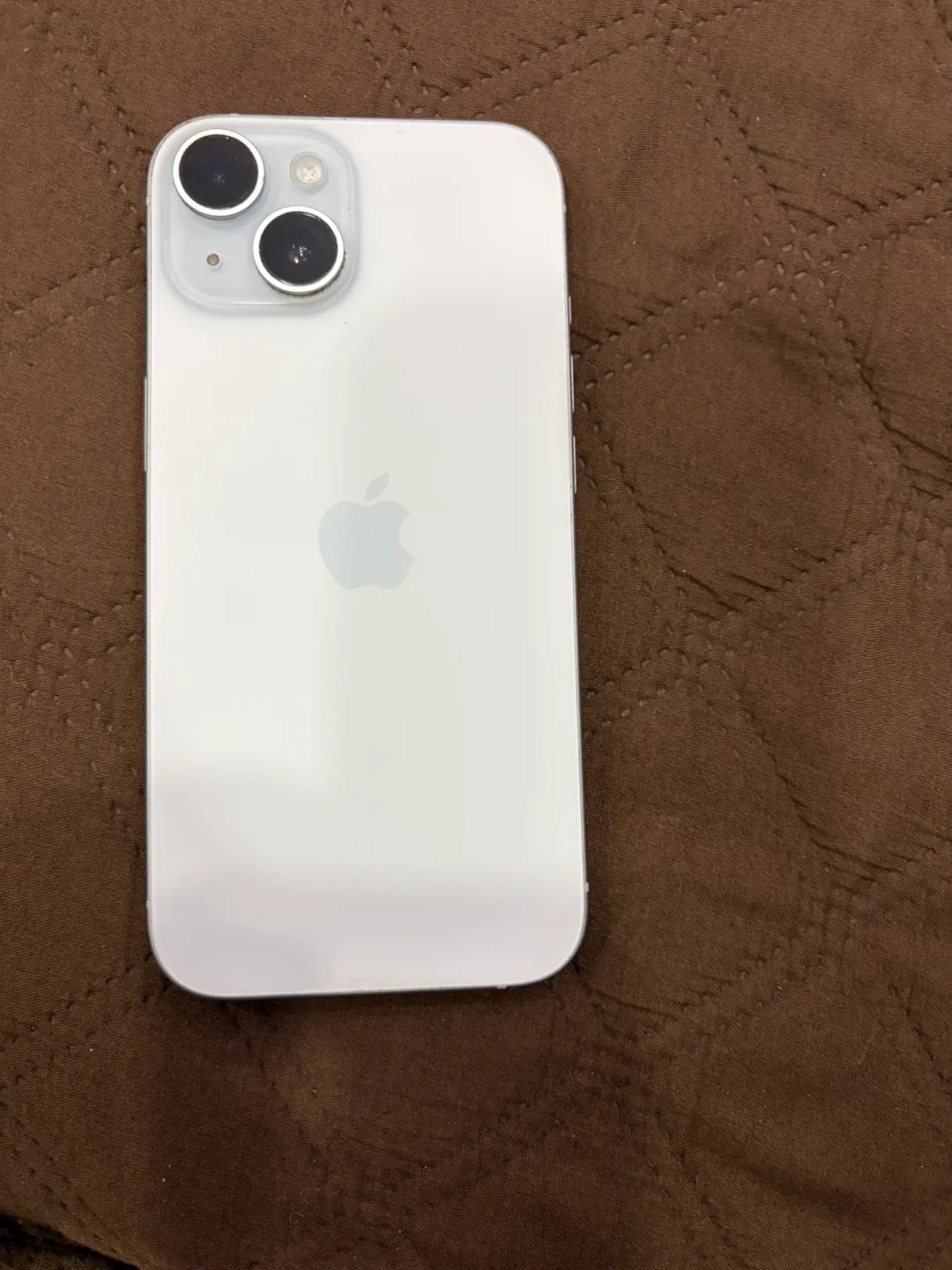 Apple iPhone 15 White image indicator(3)