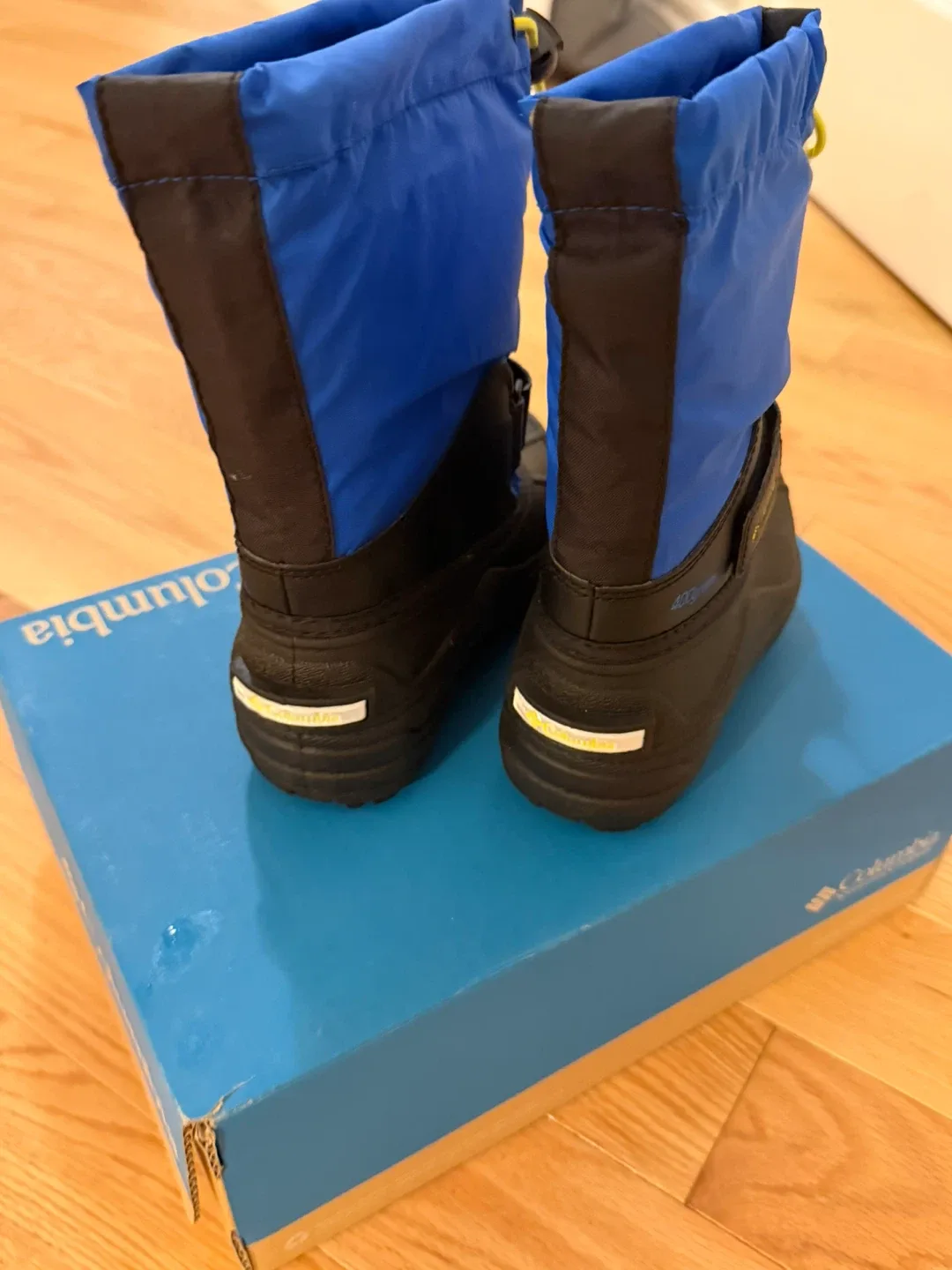 Columbia Kids' Snow Boots - Size 4 image indicator(3)