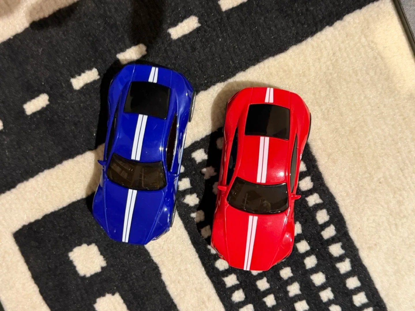 Carrera Racing Track Set with 2 Cars image indicator(4)