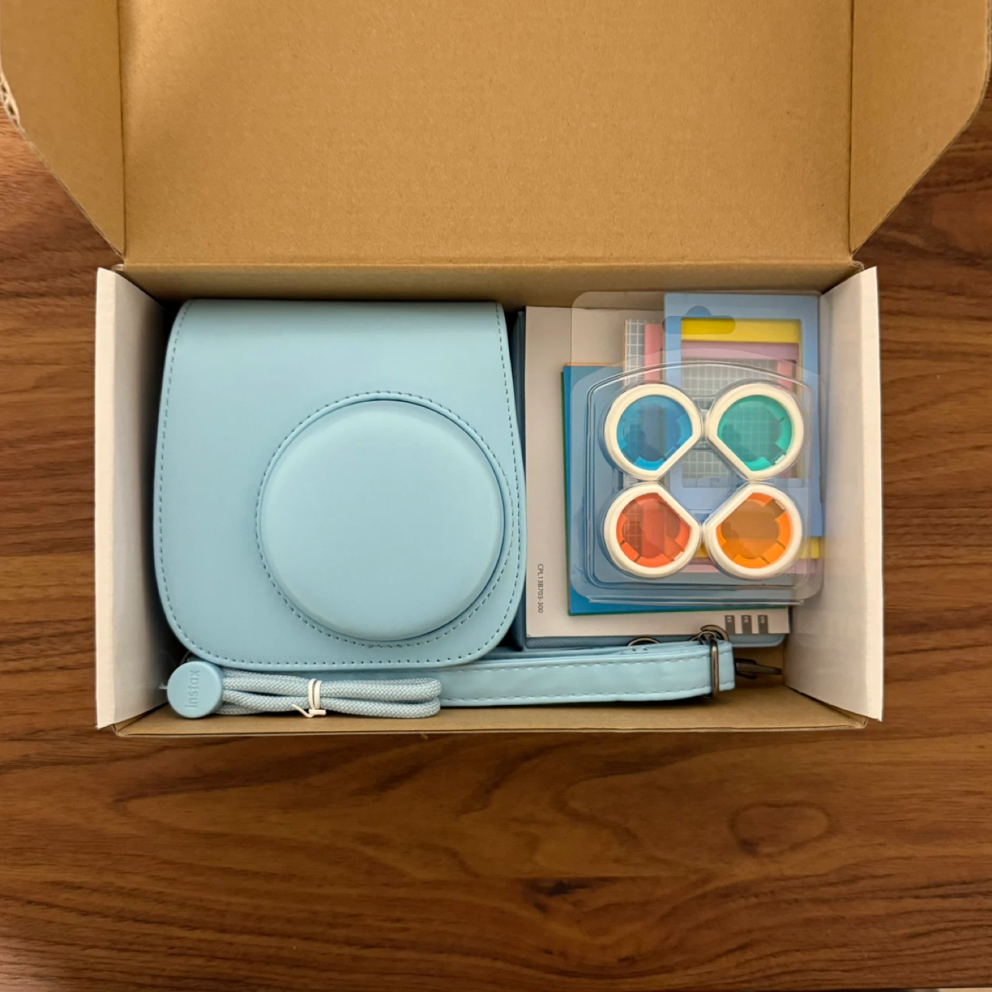 Fujifilm Instax Mini 11 Camera - Sky Blue + case/accessories - photo 3