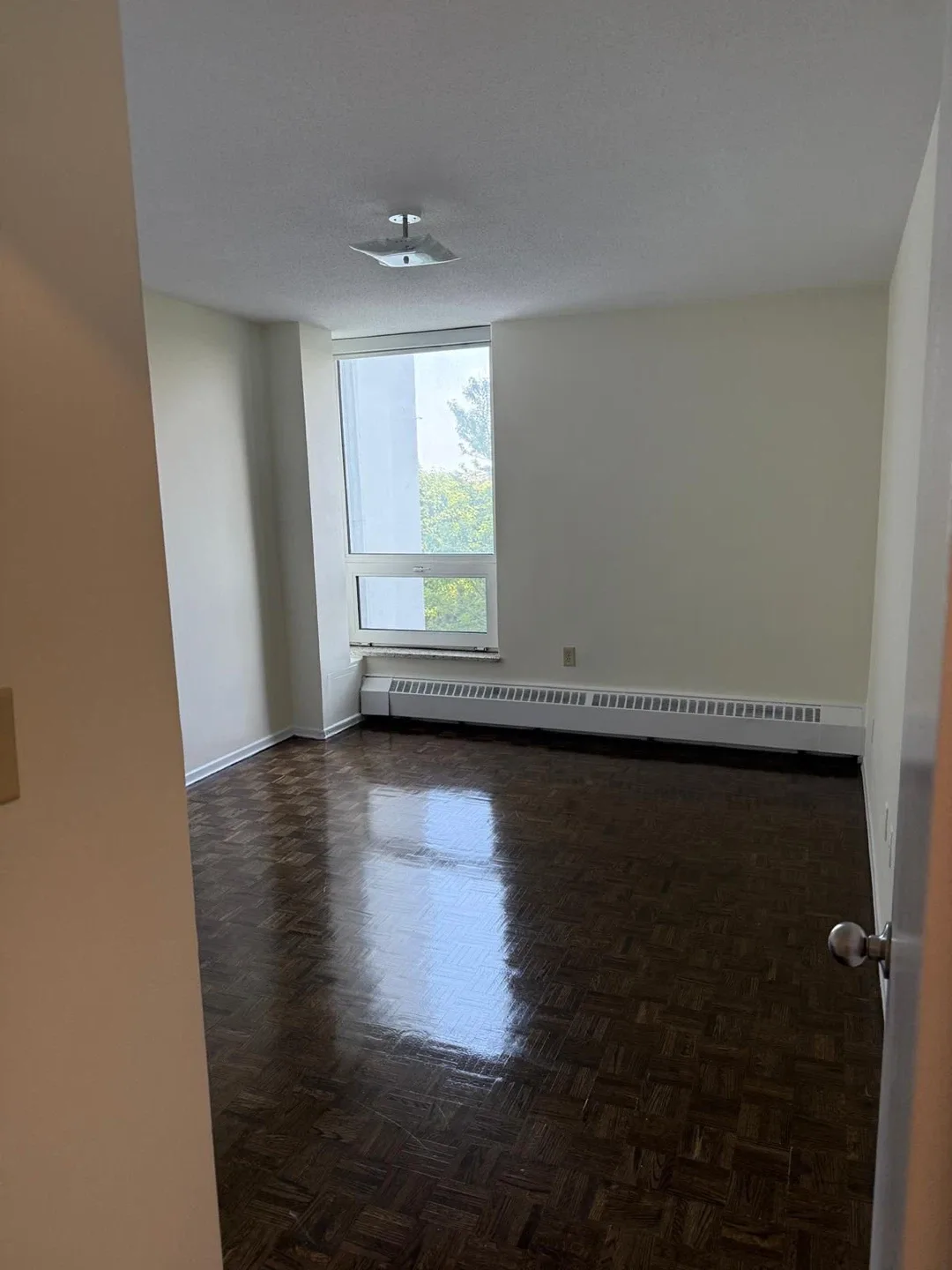 Room for rent in sharing image indicator(2)