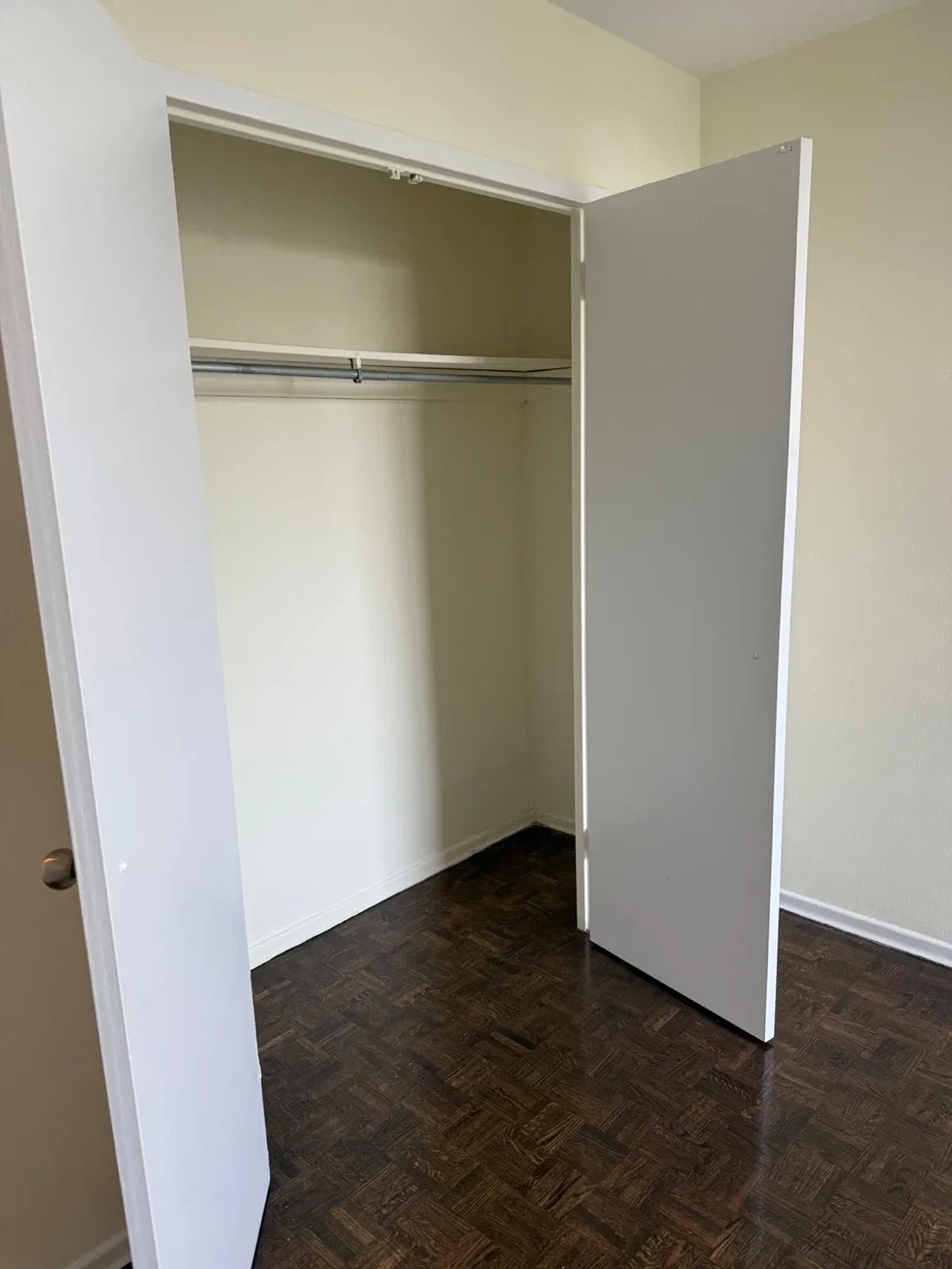 Room for rent in sharing image indicator(9)