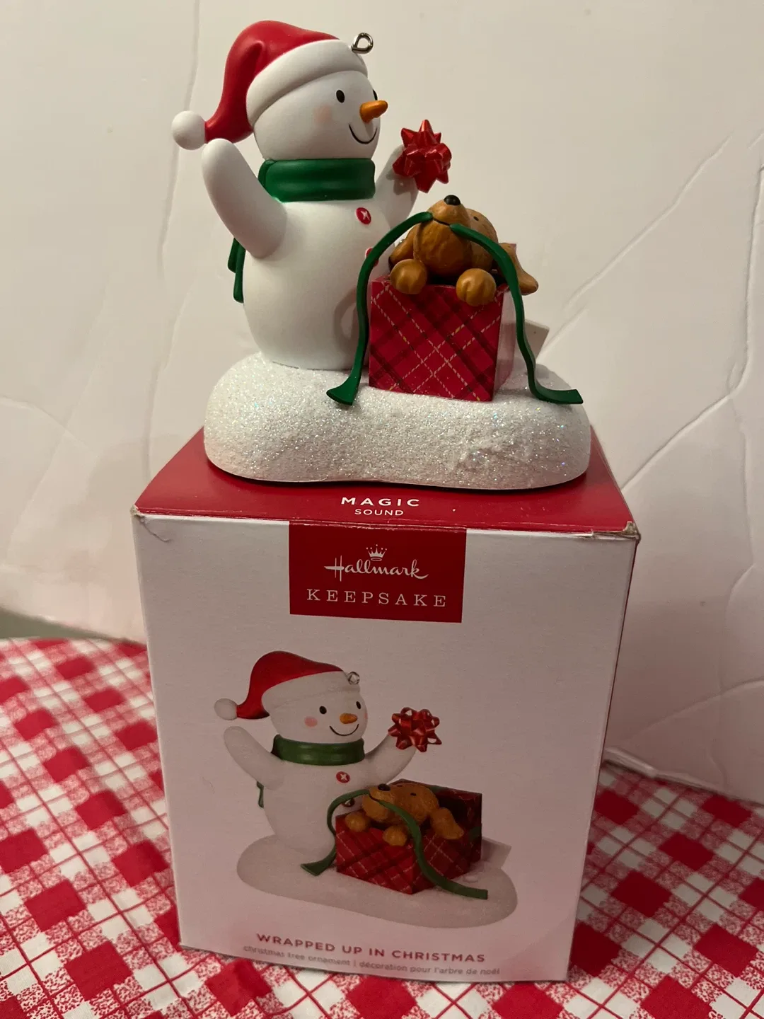 Hallmark Keepsake Wrapped Up In Christmas Ornament