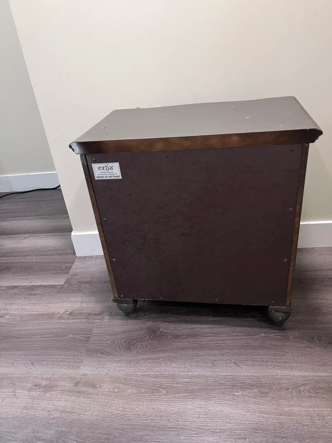 Grey Ezlia 3-Drawer Nightstand