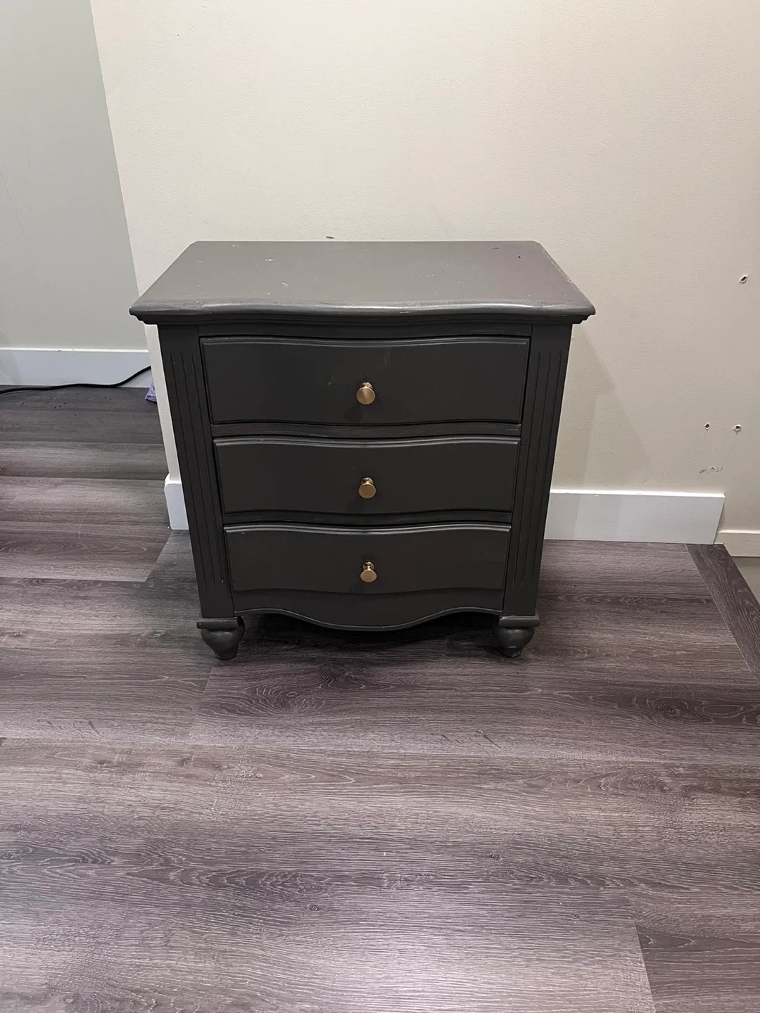 Grey Ezlia 3-Drawer Nightstand image indicator(3)