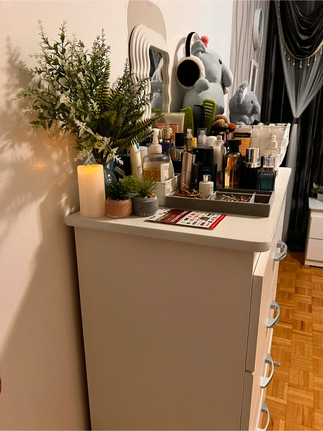White 5-Drawer Dresser