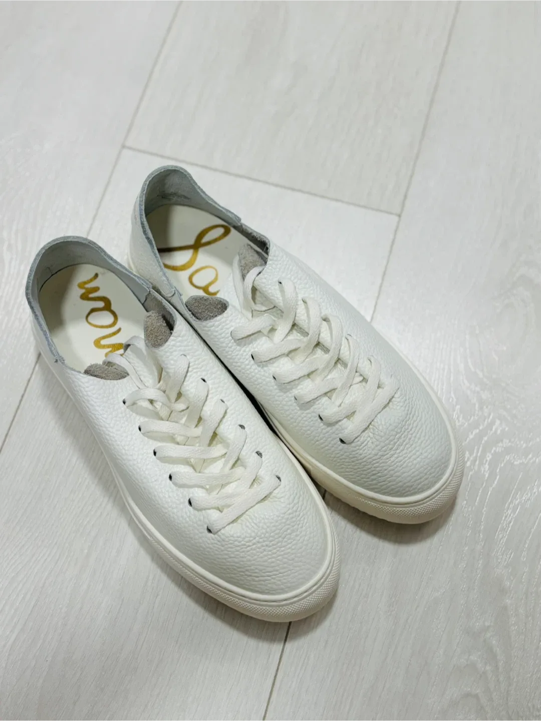 BRAND NEW Sam Edelman White Leather Sneakers
