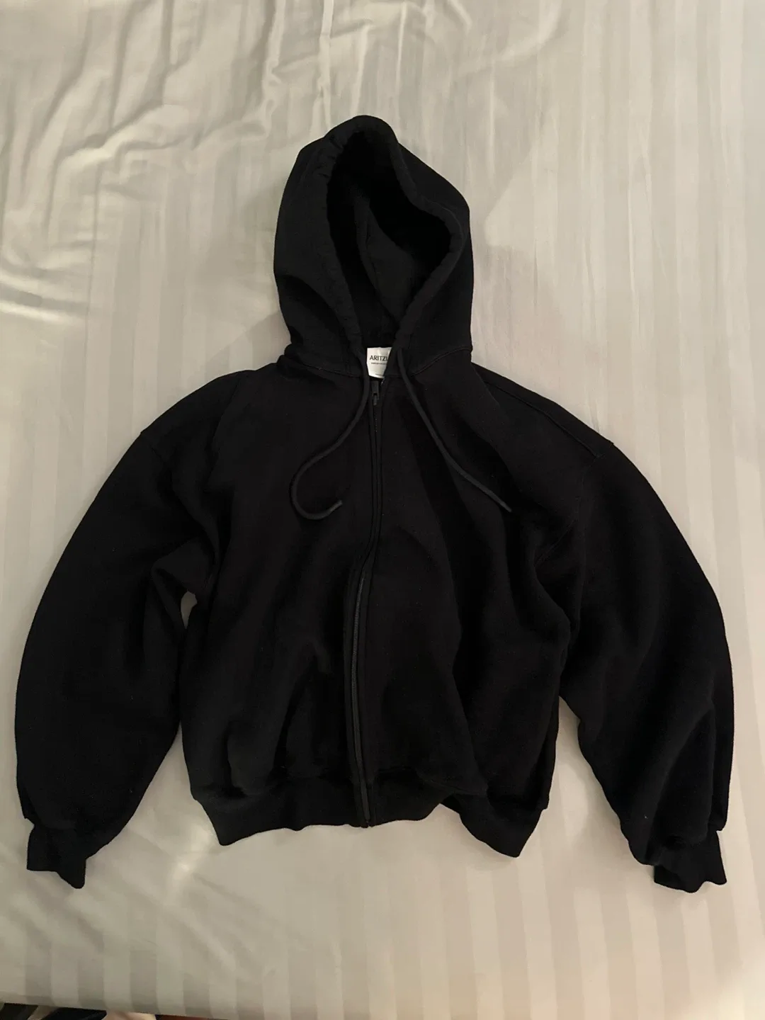 Aritzia Mega Zip Hoodie - Black, Size S