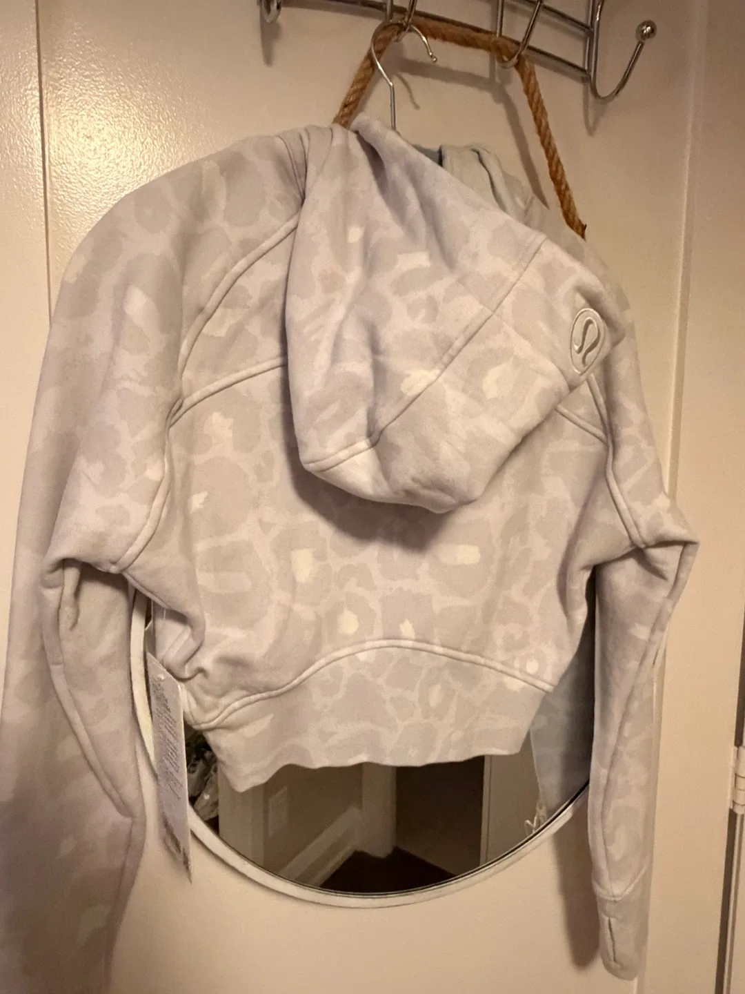 Lululemon Scuba Cropped Hoodie Size 4 image indicator(3)