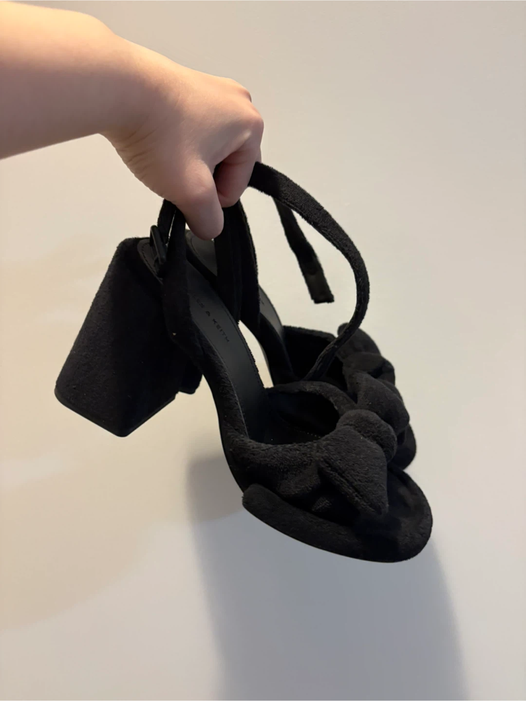 Charles & Keith Black Bow Heels - photo 2