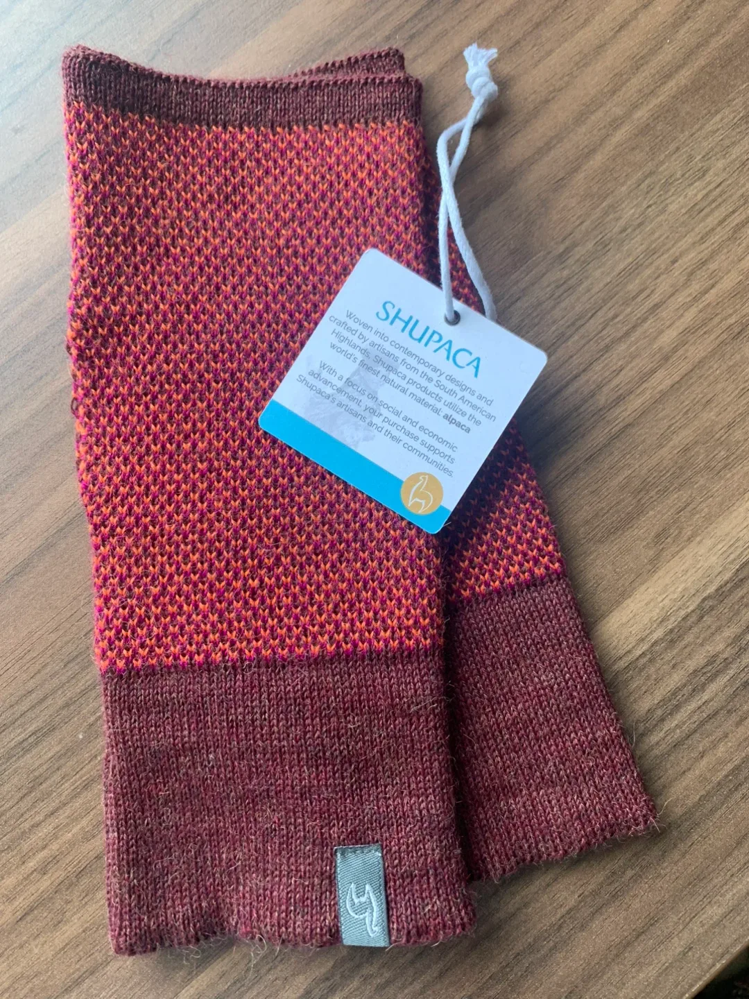 Shupaca Trigo Maple Fingerless Gloves - New with Tags!