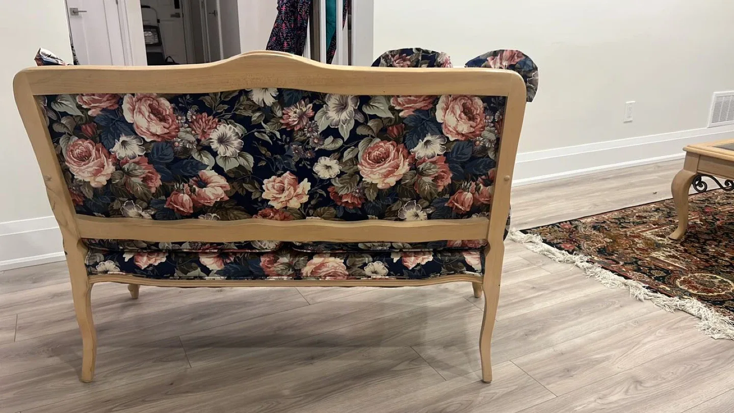 Floral Loveseat with Pillows image indicator(3)