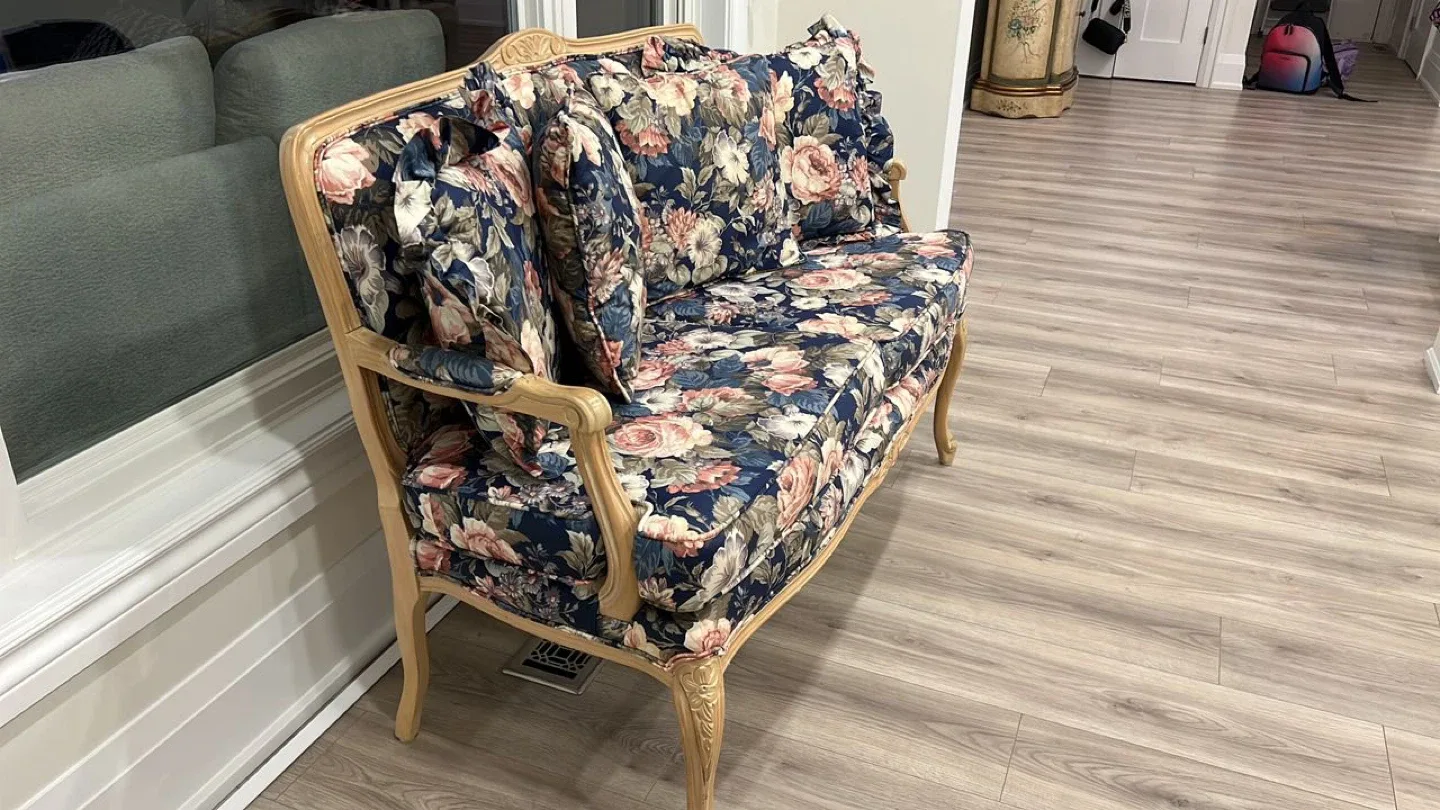 Floral Loveseat with Pillows image indicator(2)