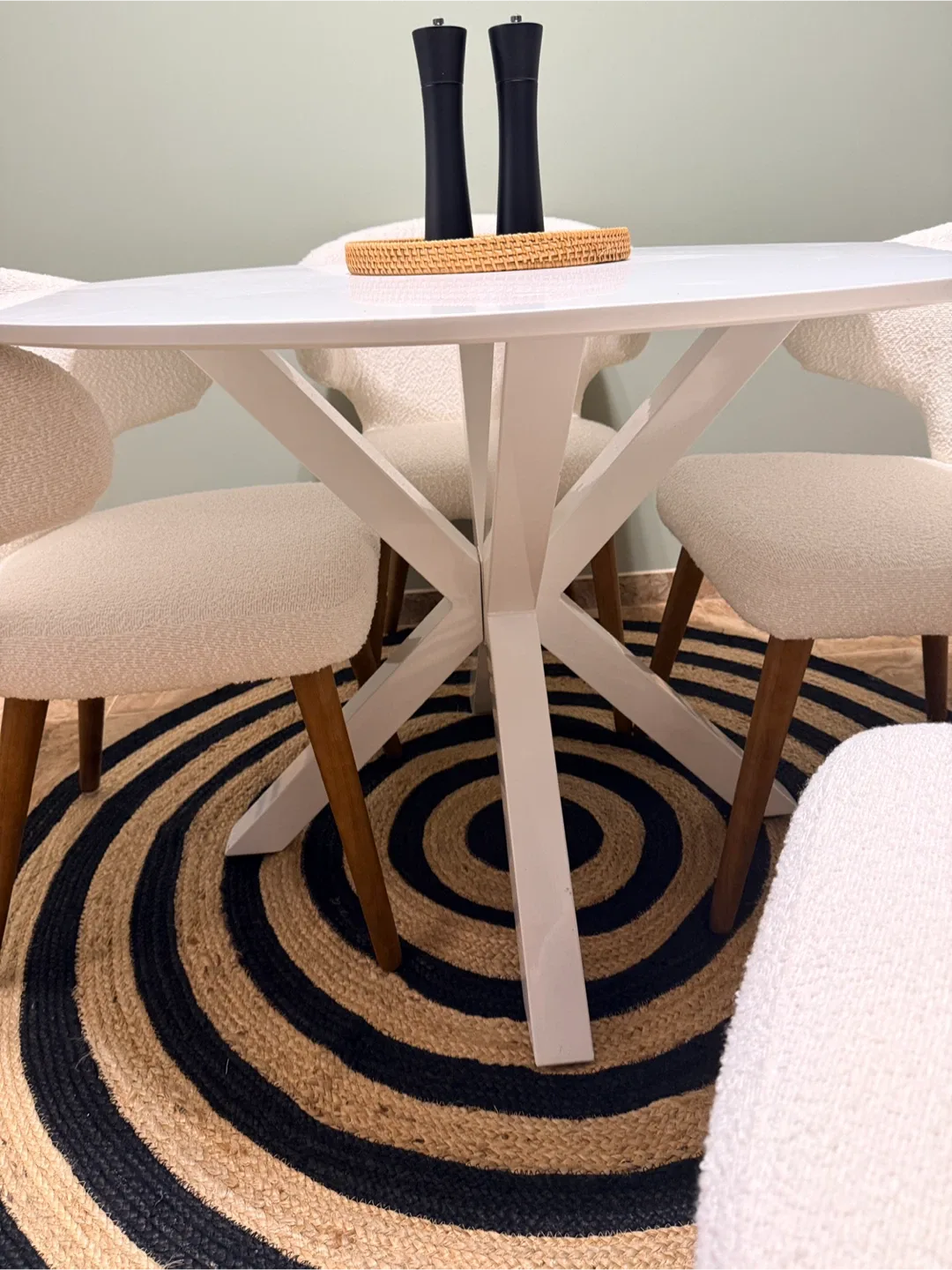 42.5” Round Dining Room Table & 4 chairs image indicator(4)