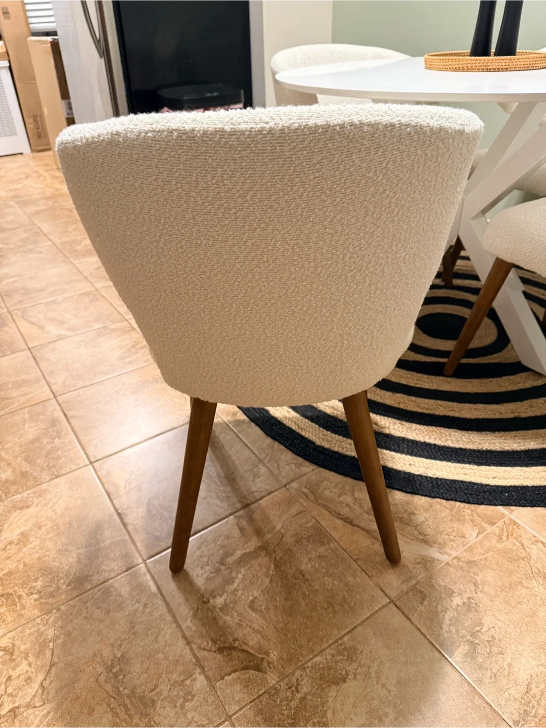 42.5” Round Dining Room Table & 4 chairs image indicator(7)