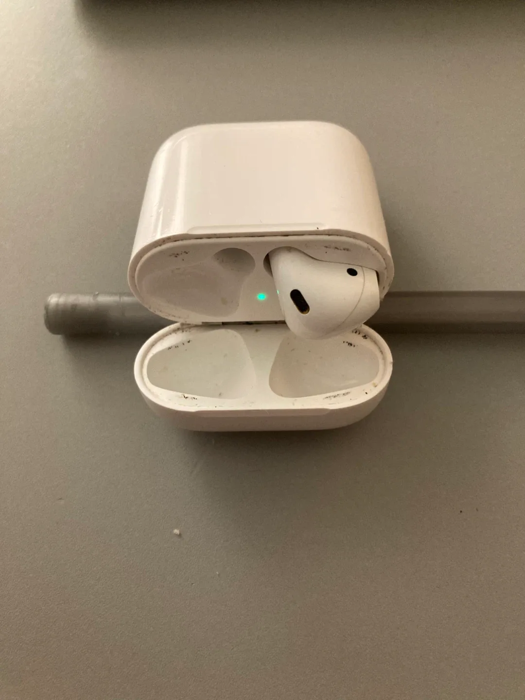 Apple AirPods