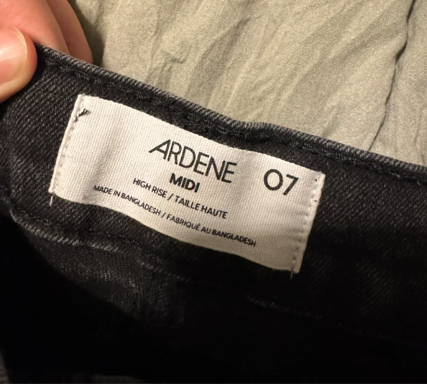 Ardene MIDI High Rise Black Shorts image indicator(2)