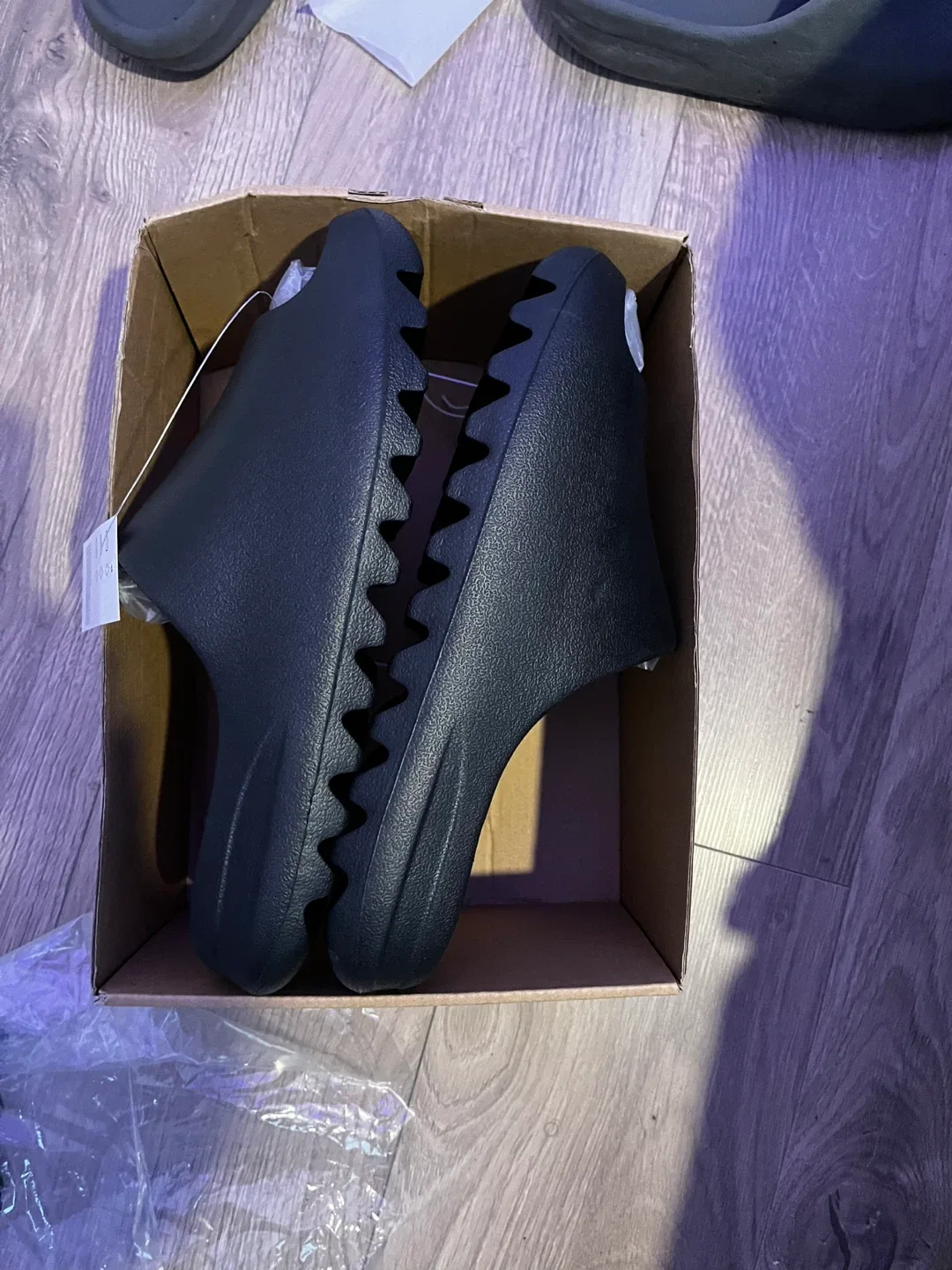 New Adidas Yeezy Slide Onyx with Box