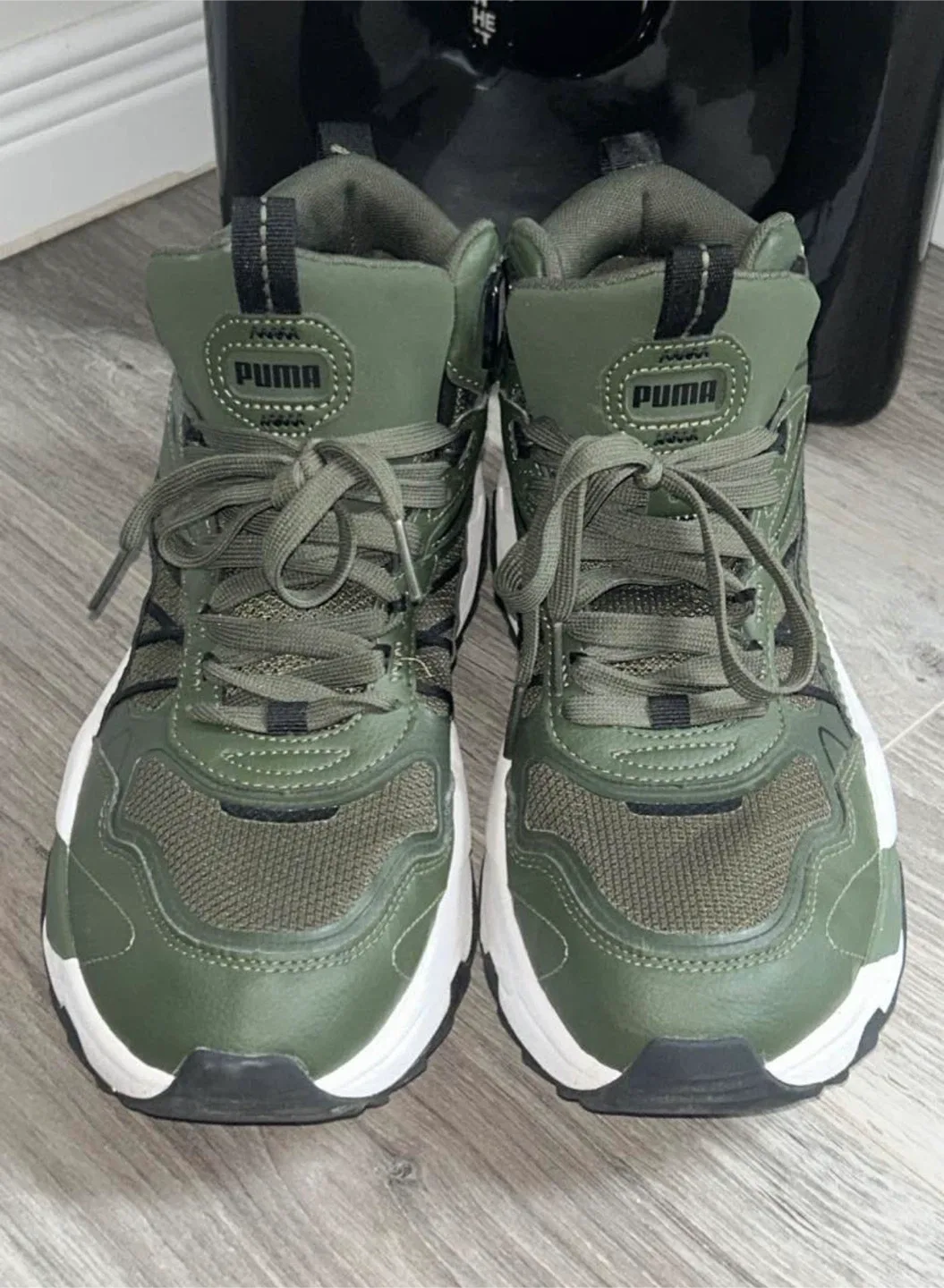 Puma 9.5 Green Sneakers