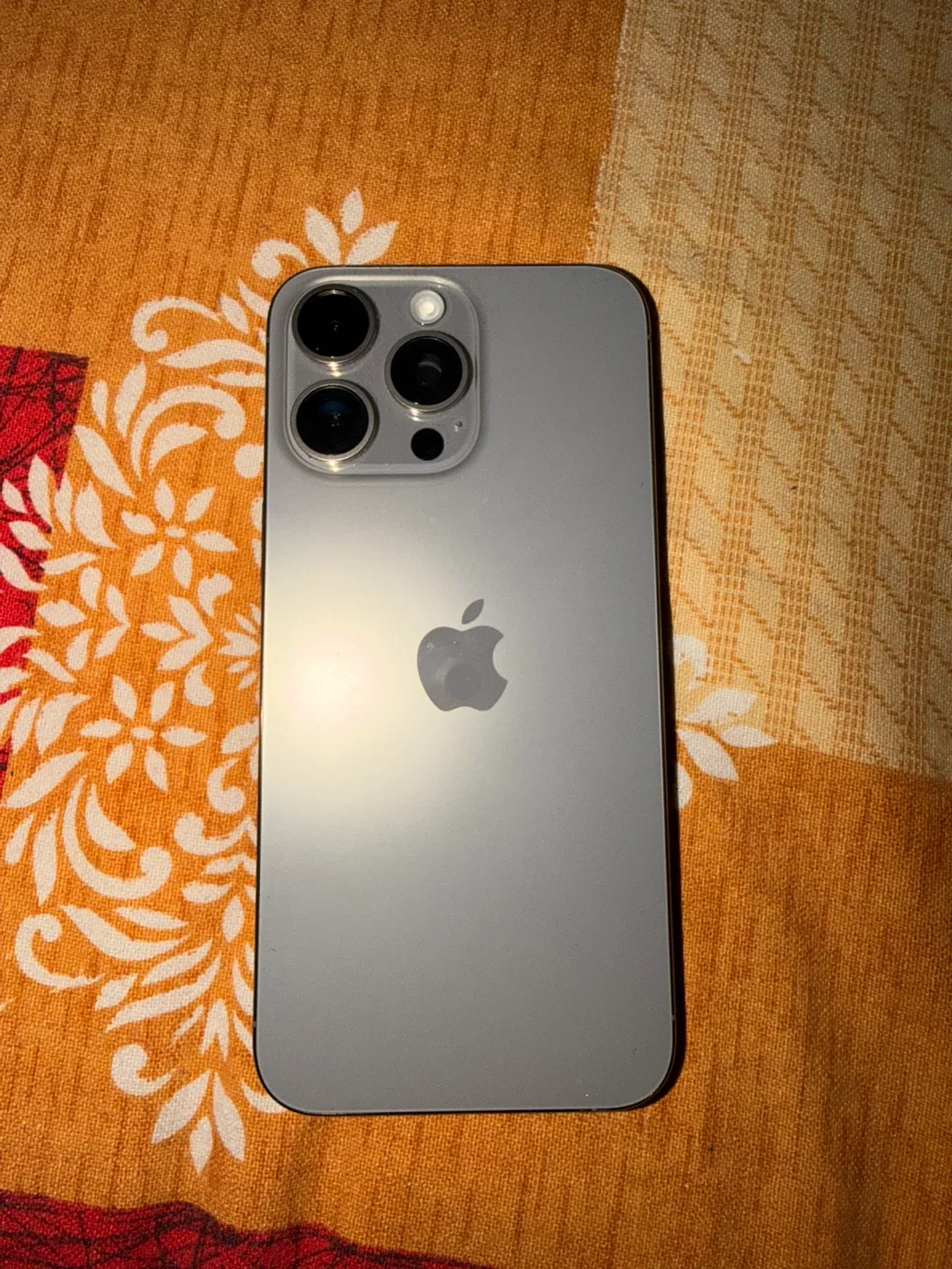 iPhone 15 Pro Max Natural Titanium 256GB + freebies