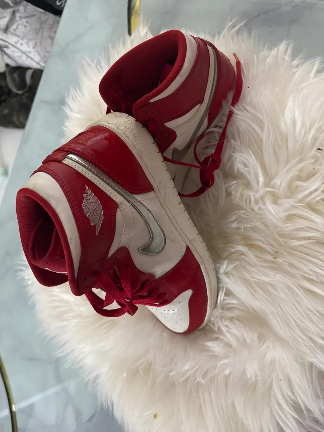 Air Jordan 1 Retro High Red/White Size 7Y