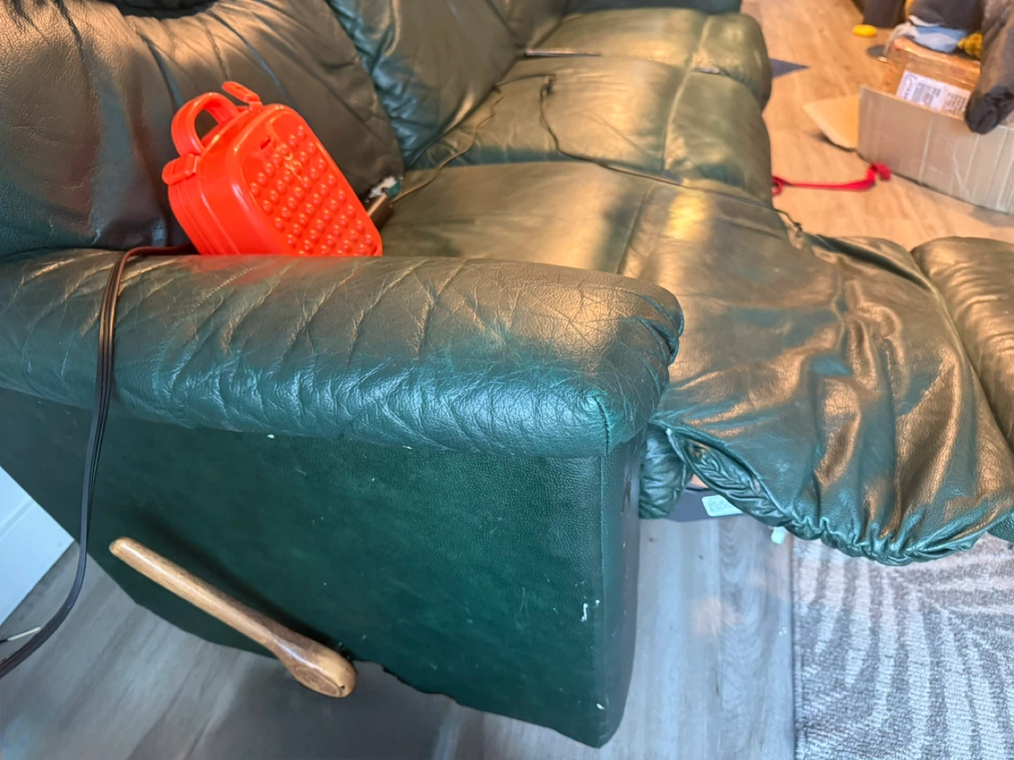 Green Leather Reclining Sofa - photo 3