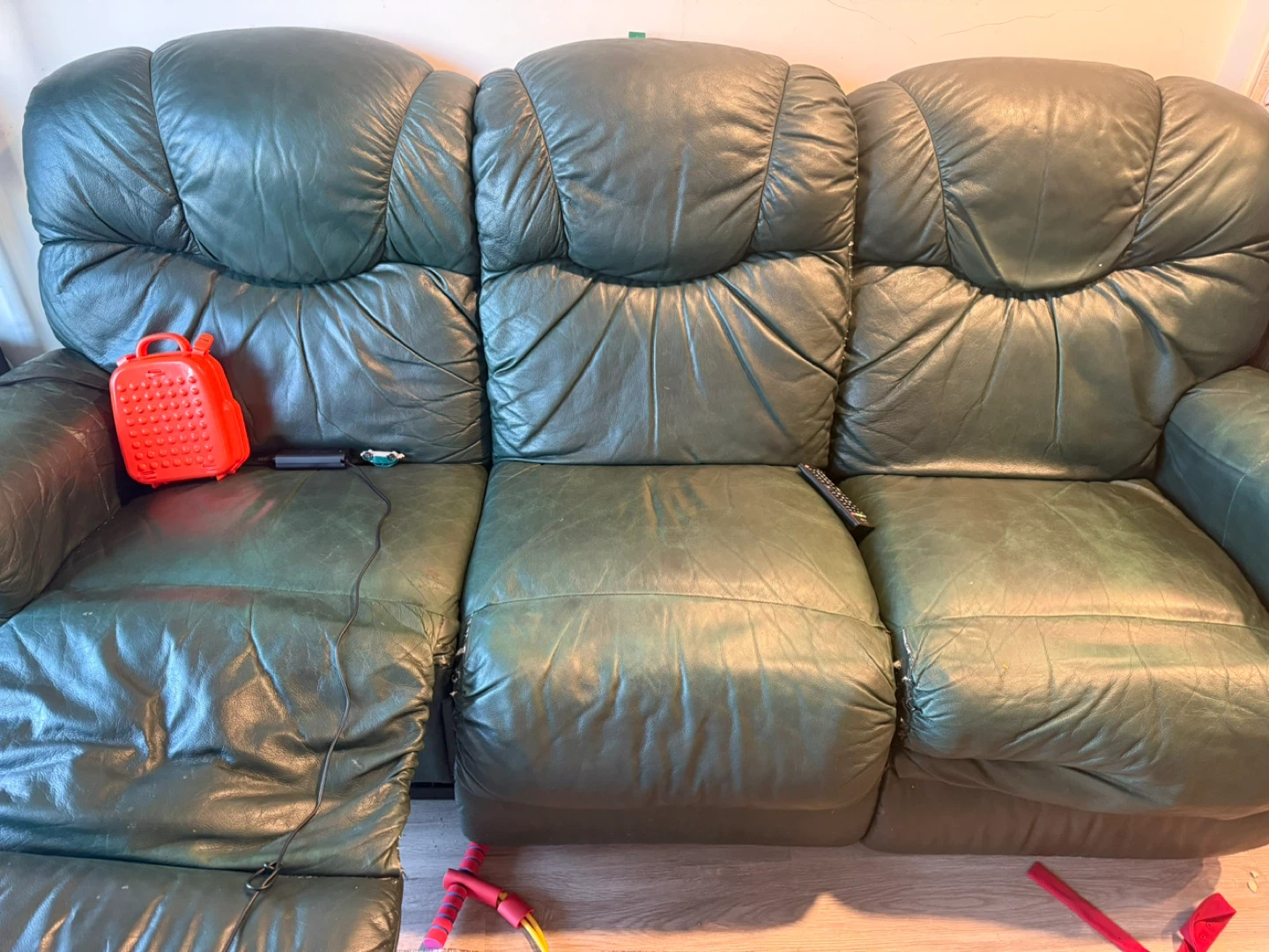 Green Leather Reclining Sofa - photo 2