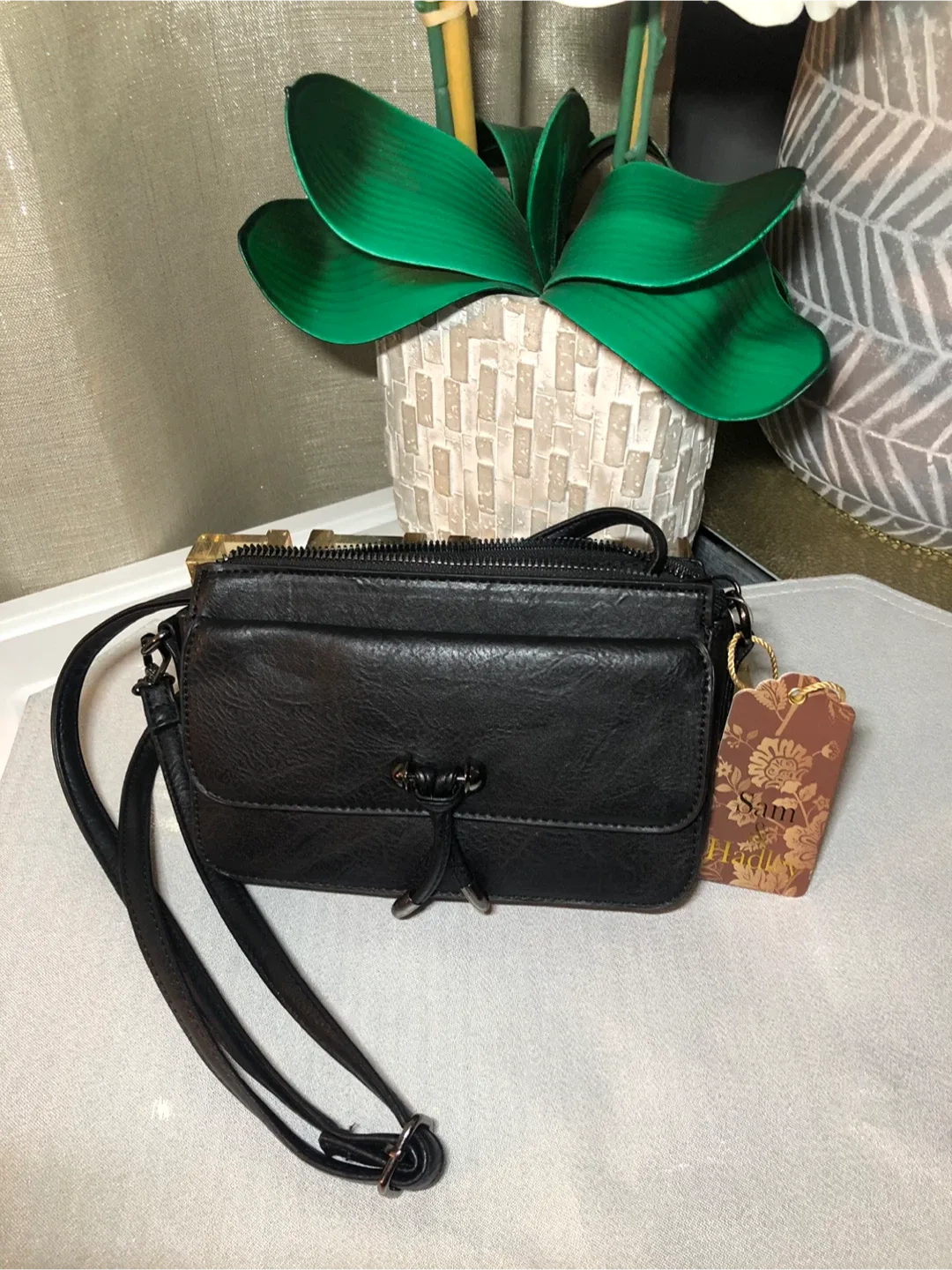 Sam Hart Black Crossbody Bag image indicator(3)