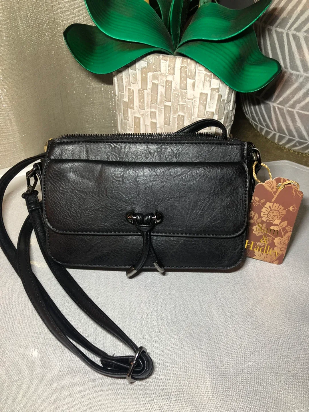 Sam Hart Black Crossbody Bag image indicator(6)