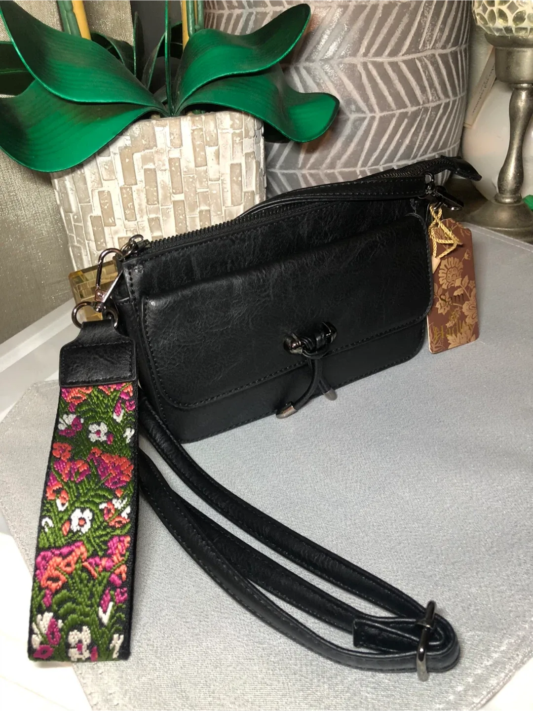 Sam Hart Black Crossbody Bag image indicator(2)