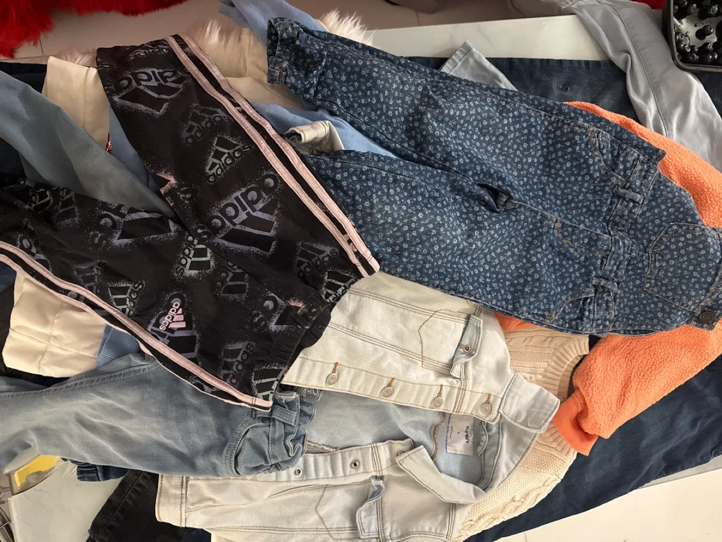 36 pieces  The Children's Place Jeans - Size 5T 4–6 image indicator(8)