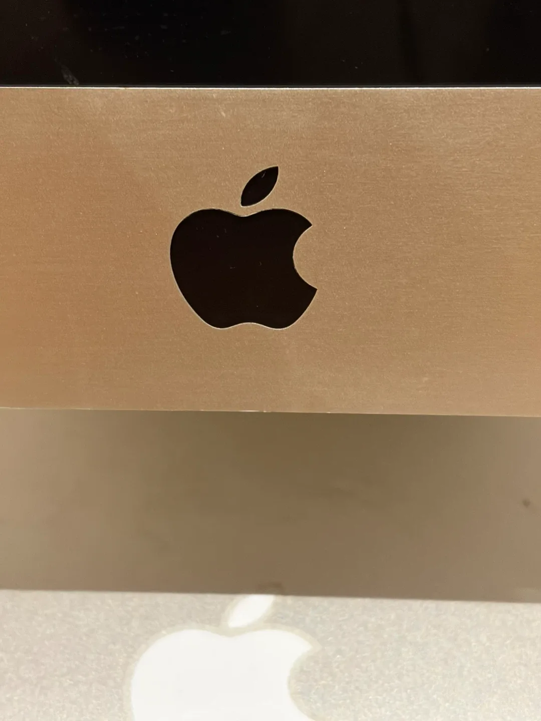 iMac 27-inch (Mid 2010) – Upgraded 2TB SSD – Great Condition image indicator(2)