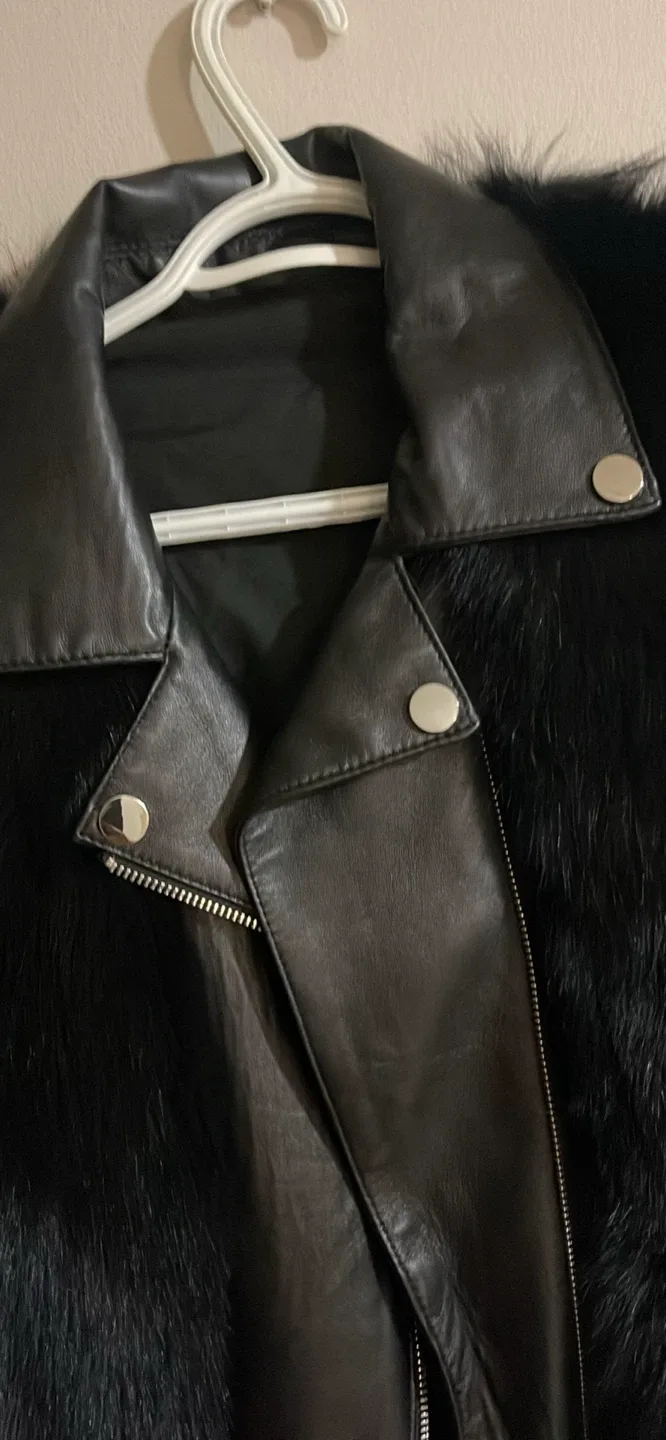 Black Leather & Fur Jacket image indicator(4)