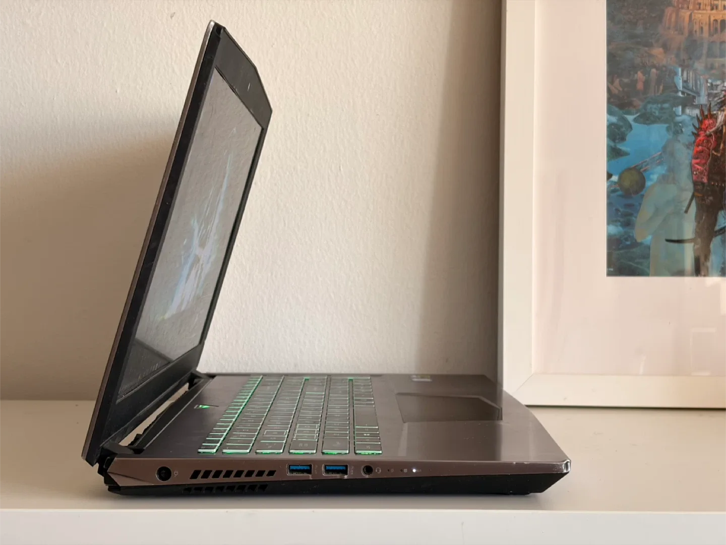 CyberpowerPC Tracer VII Slim Gaming Laptop image indicator(3)