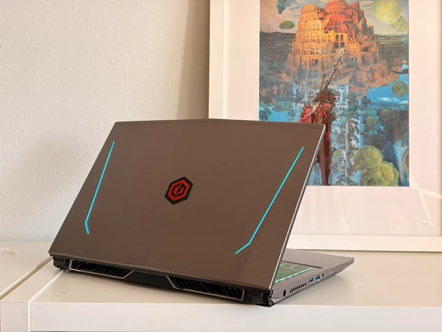 CyberpowerPC Tracer VII Slim Gaming Laptop image indicator(6)