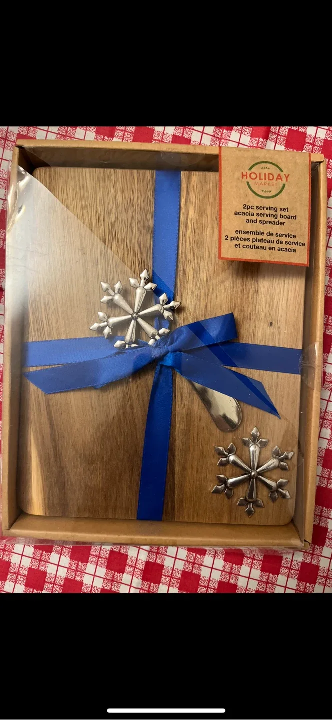 New Holiday Market Acacia Serving Board & Spreader Set