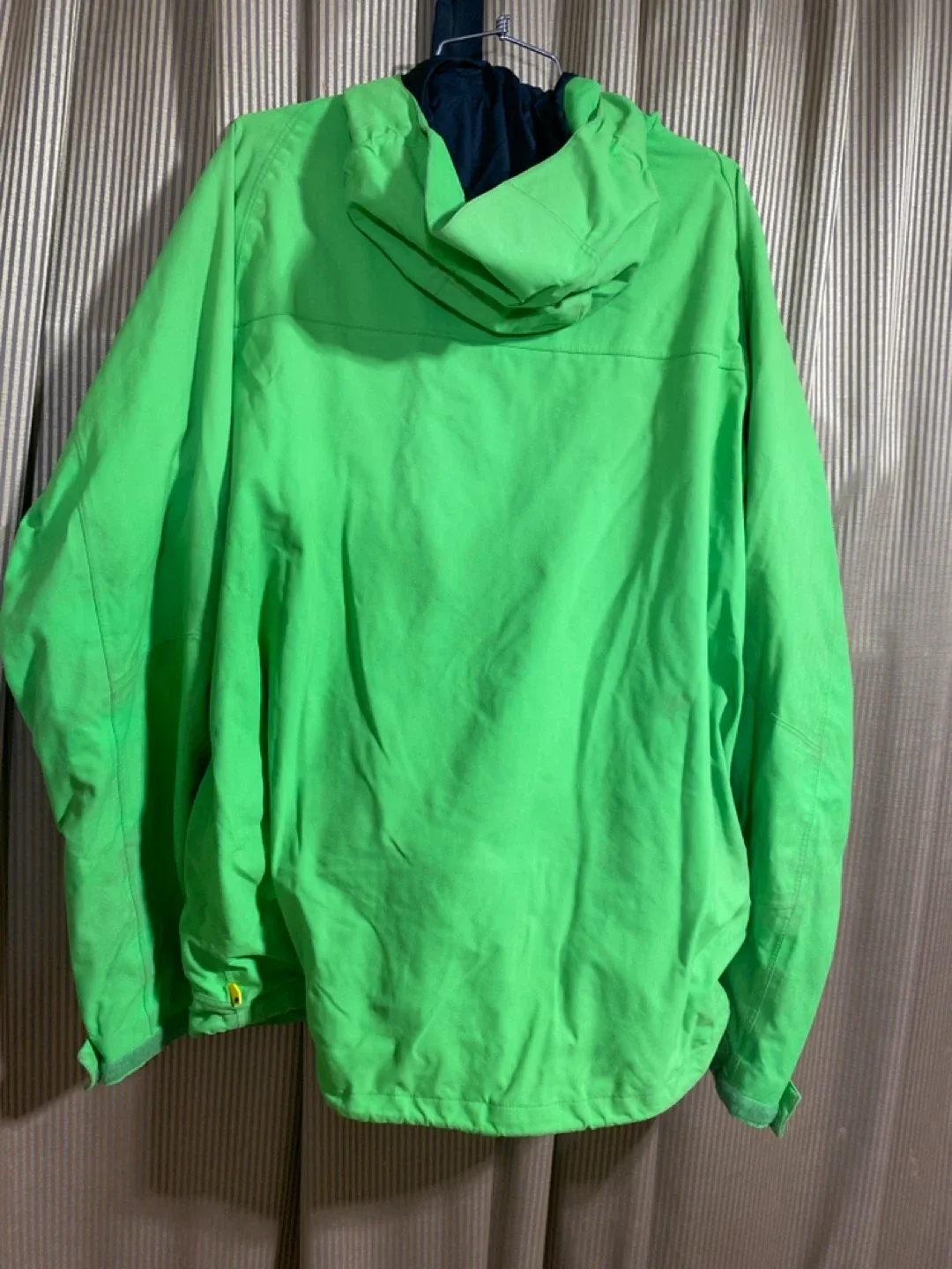 Analog Asset Jacket - Size M - Green image indicator(2)
